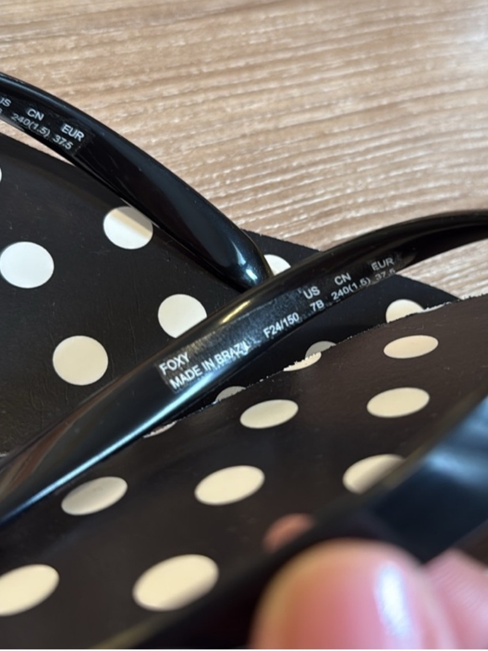 Kate Spade Nadine Polka Dot Flip Flops 🖤🤍 - Picture 4 of 11
